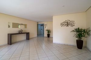 Image 18 - 882846